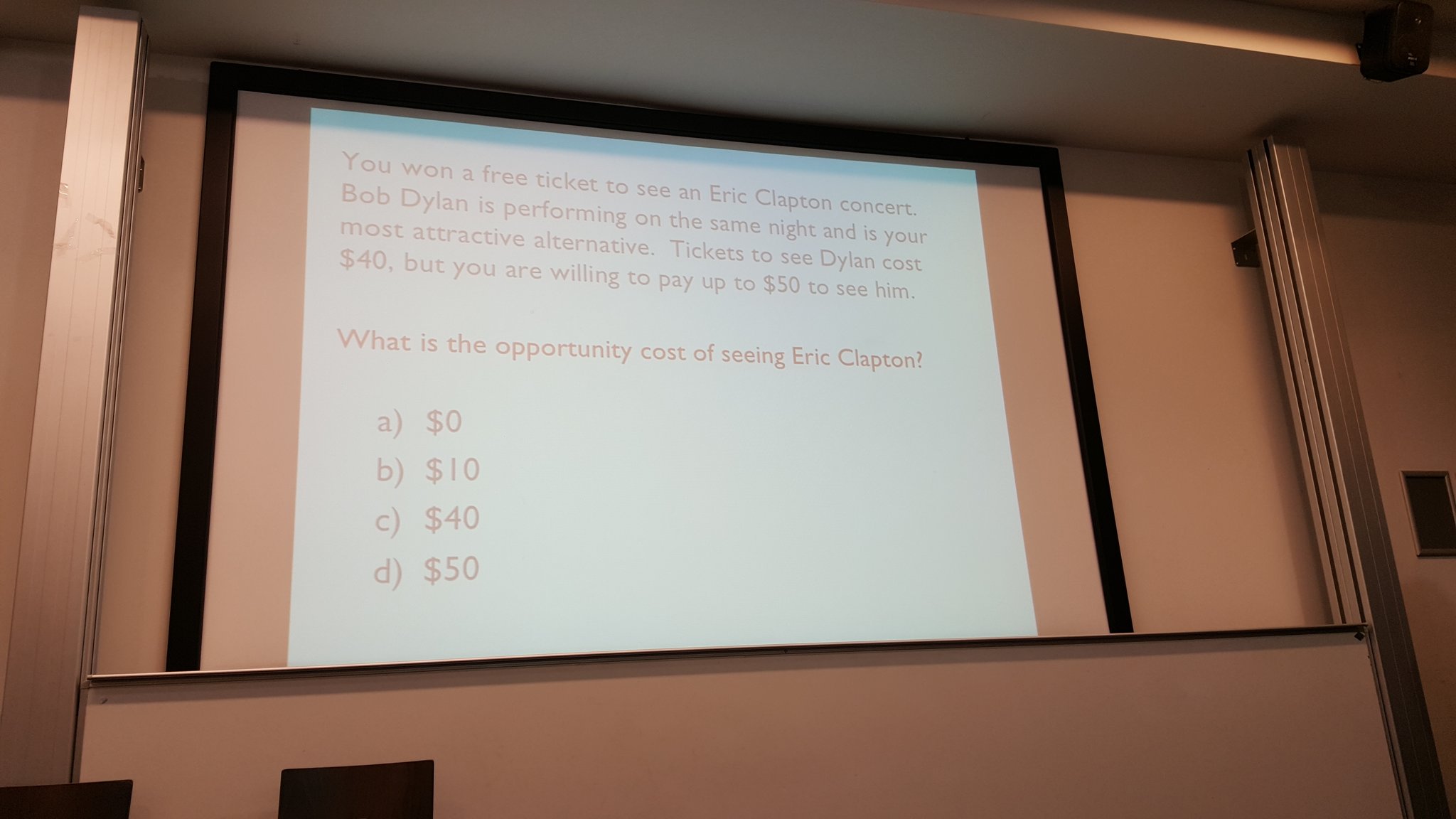 The Robert Frank opportunity cost strikes again! Curious to see dist of answers from #DEE2017 crowd https://t.co/9dInRTpQbS